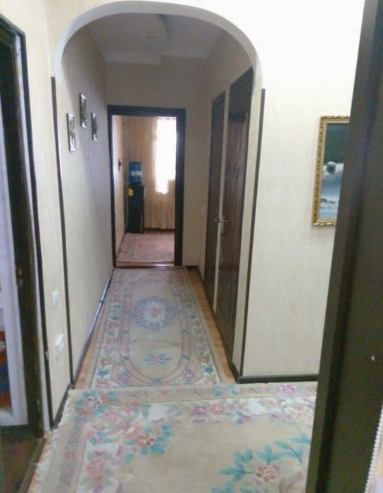 Продаётся на Хумаюне 2ком квартира