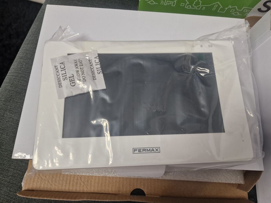 Vand Kit Interfon Video Wifi