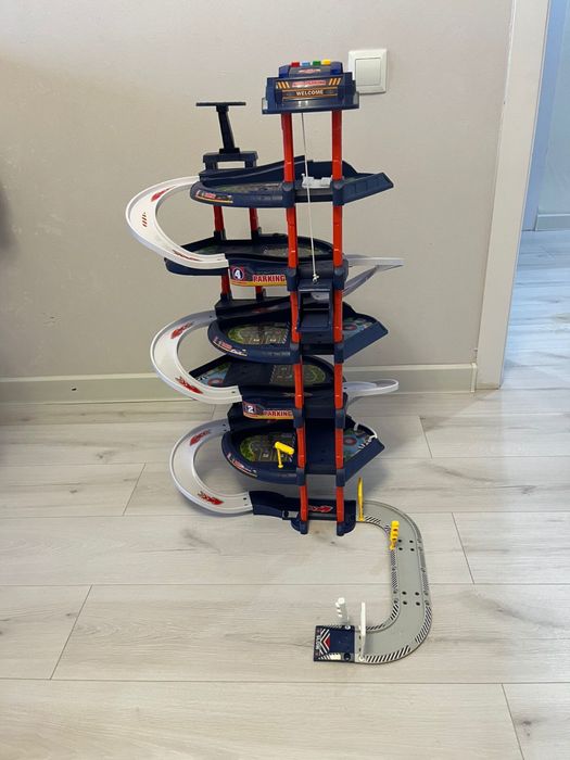 Парковка с лифтом доя машинок