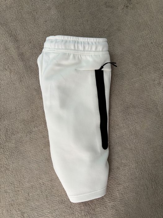 Pantaloni scurti nike tech albi