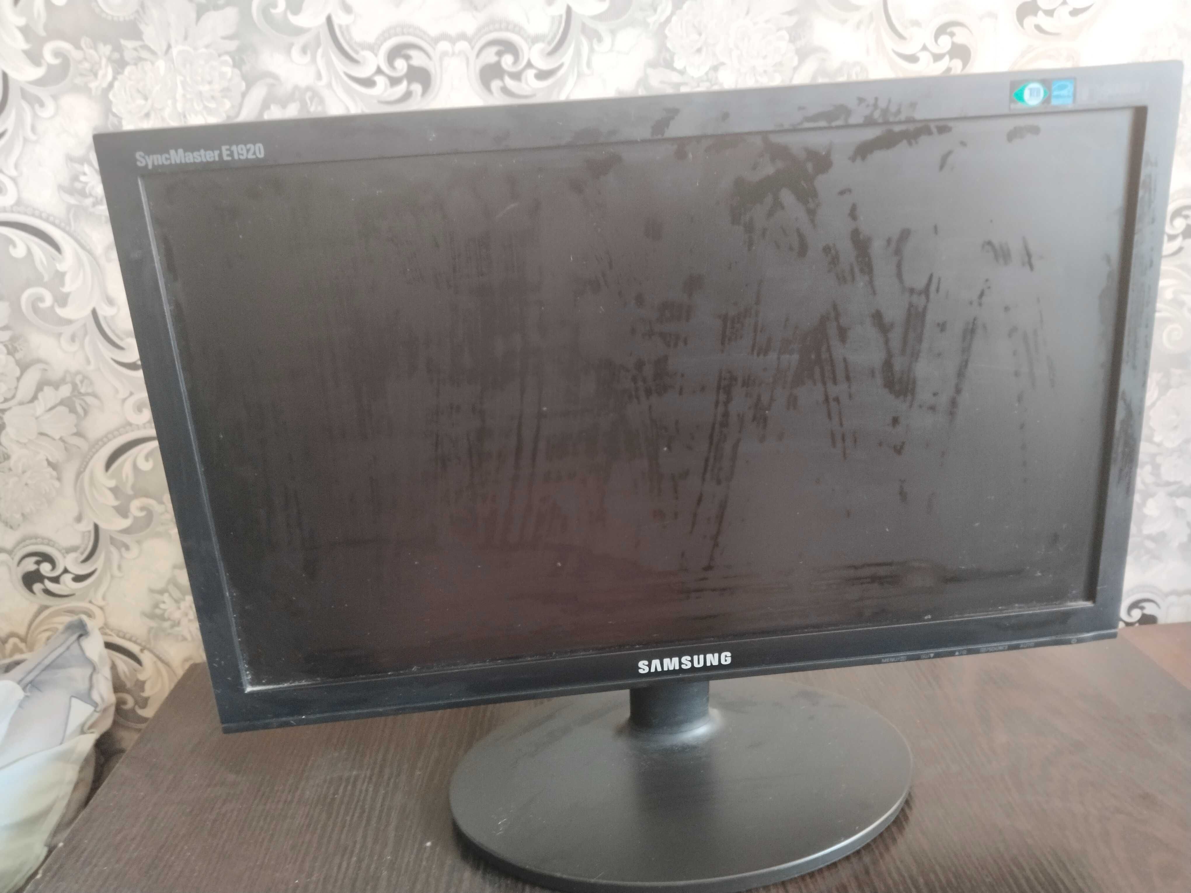 Продаётся монитор: Samsung SyncMaster E1920 ками бор