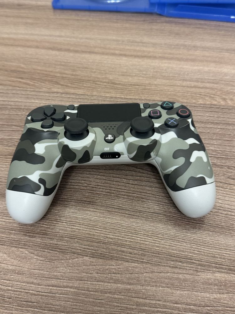 Продам PlayStation 4 Slim 1ТБ