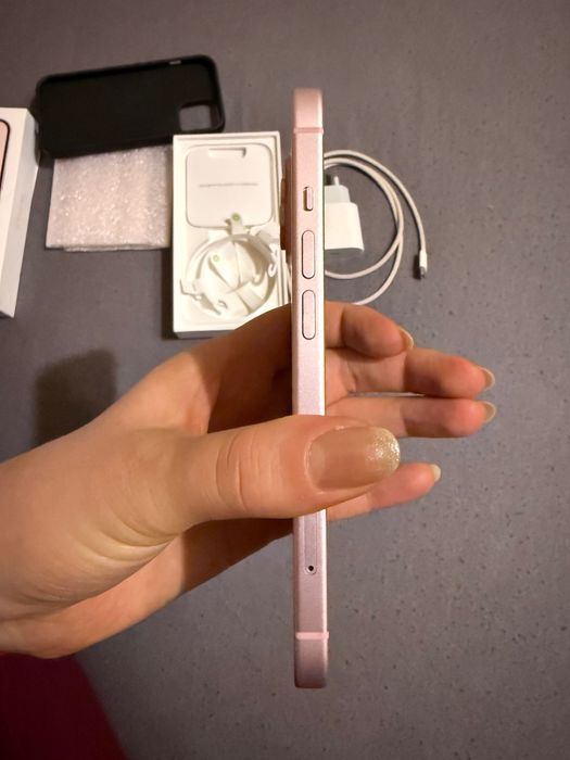 iPhone 15 Pink 128GB с гаранция 97%