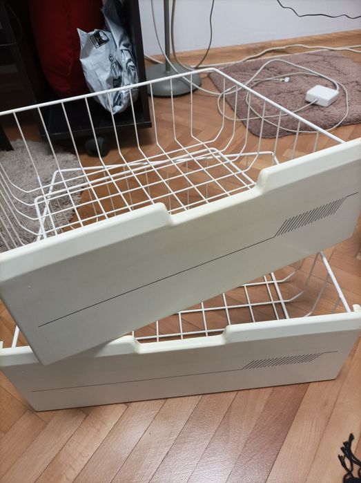 Rafturi pentru congelator