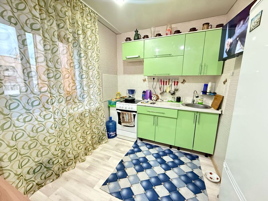 Продам 1 комнатную квартиру 20 мкр