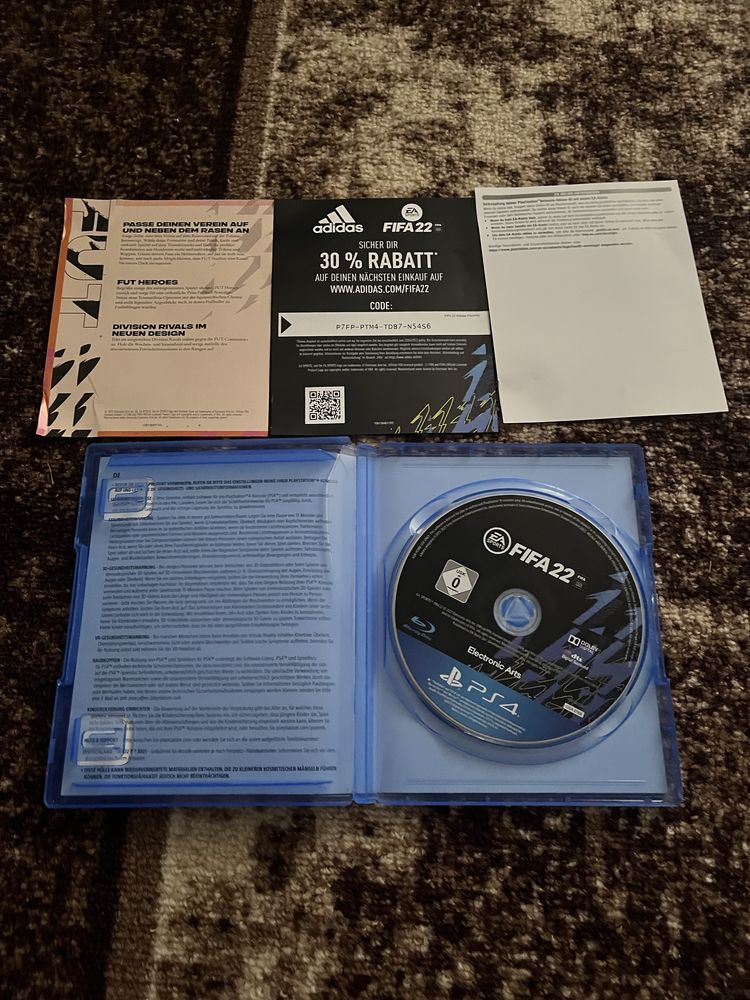 Игра FIFA 22 за PS4 + код за отстъпка Adidas – Отлично състояние