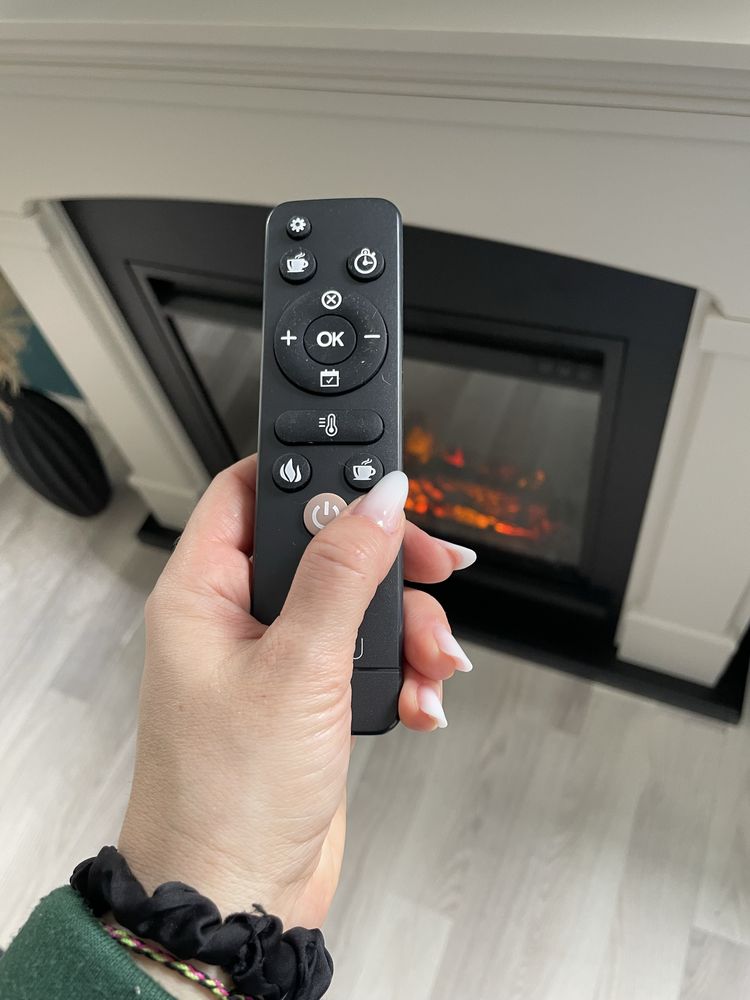 Semineu electric TAGU Helmi, cu focar electric inclus, diverse culori