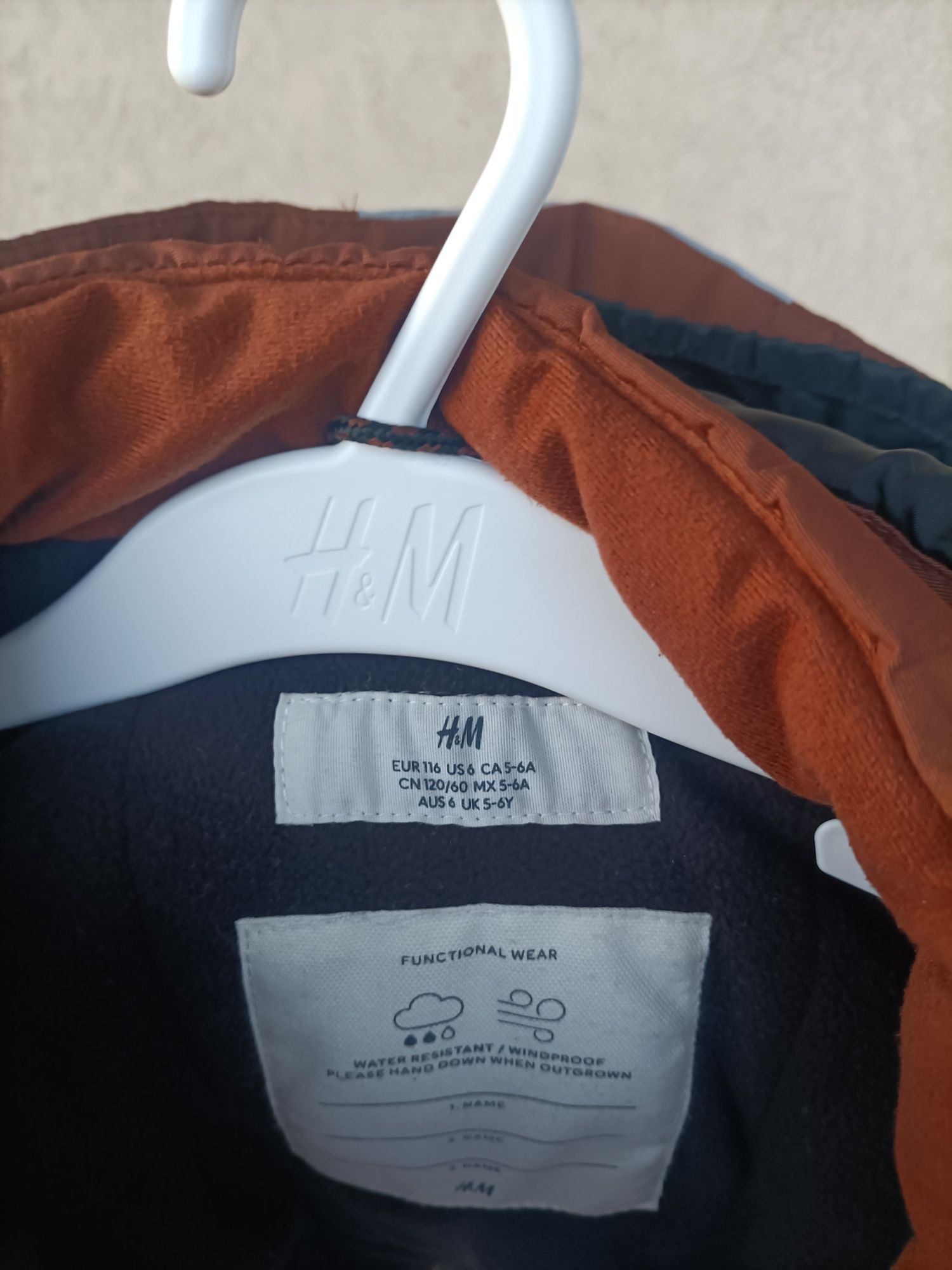Vând jacheta de iarna băieți H&M