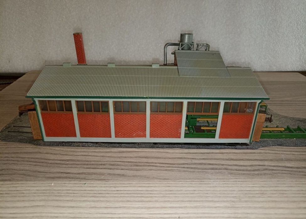 Kibri 39816 depozit trenulet electric H0

Clădire scara 1:87, potrivit