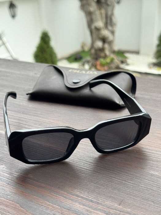 Слънчеви очила Prada