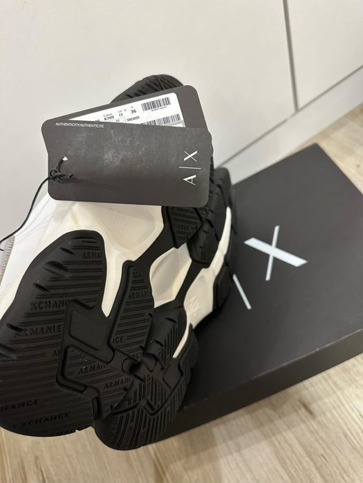 Обувки Versace Jeans Couture и Armani Exchange