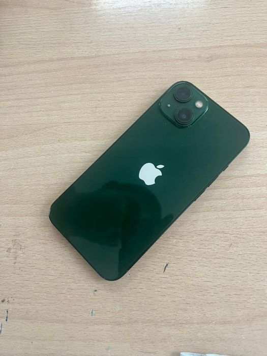 Айфон 13 в хорошем состоянии бережно  хранения