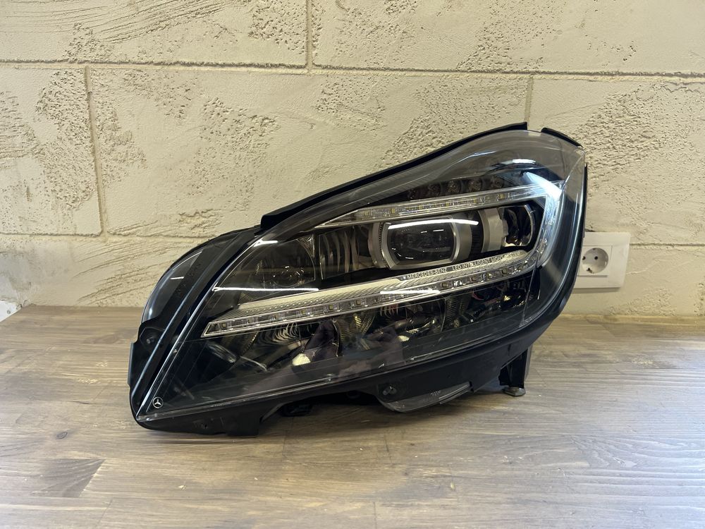 Far stanga Mercedes CLS W218 Full LED ILS Original Europa