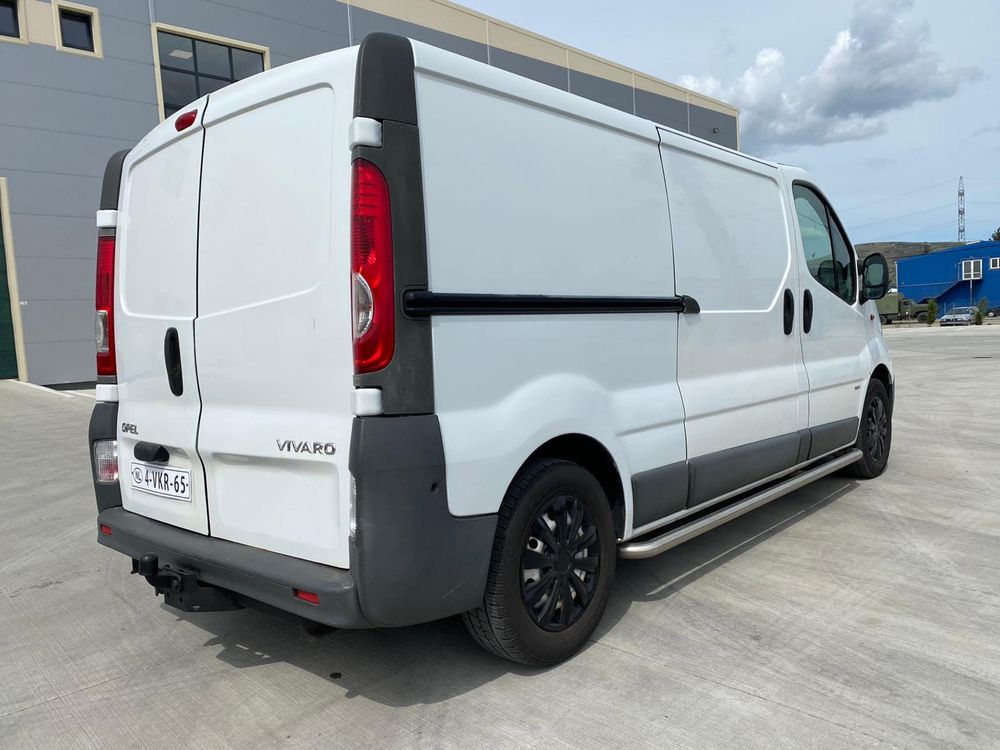 Opel Vivaro, 2010, Model lung