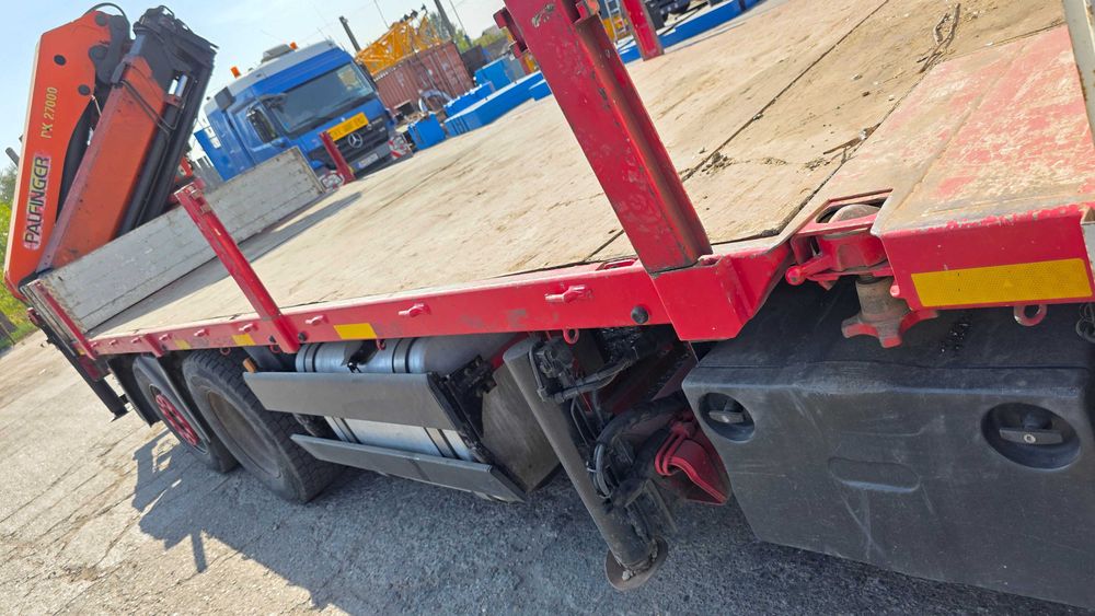 Camion cu macara MAN TGA26.313