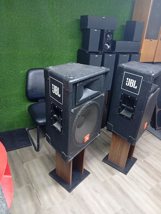 Професионални тонколони 15-ки JBL MR-825