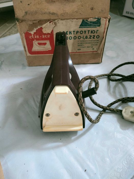 Утюг электрический советский