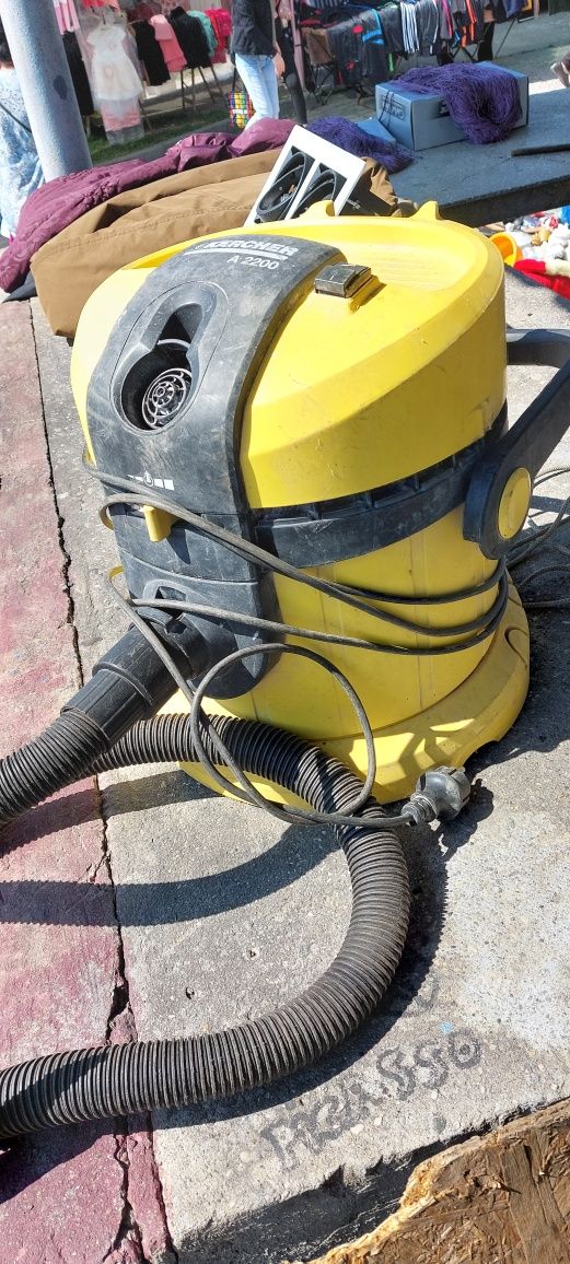 Karcher aspirator 200 lei