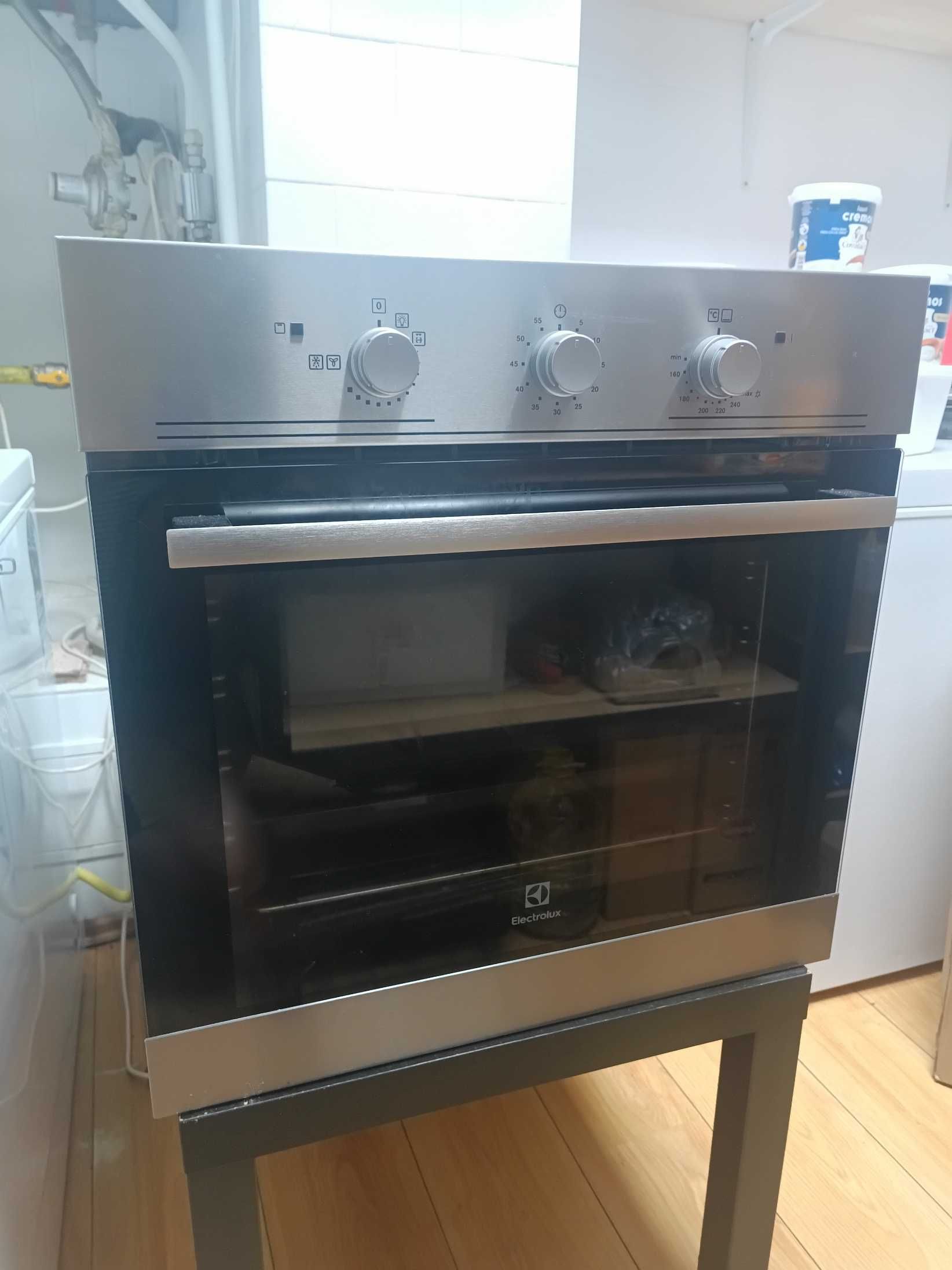 cuptor inox electrolux,gaz+curent,convectie,autocuratare,260g. celsius