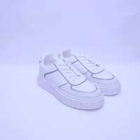Pret-a-Pied, White Sneakers Elevato