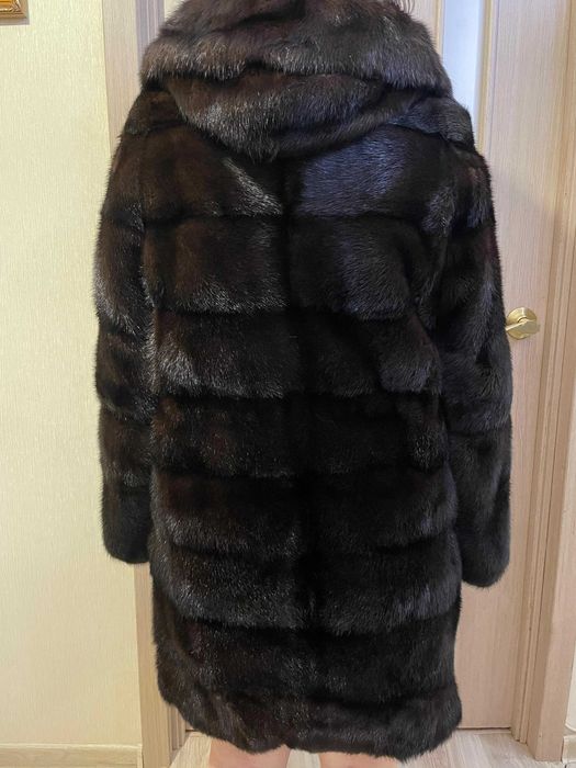 Продам норковую шубу в отличном состоянии