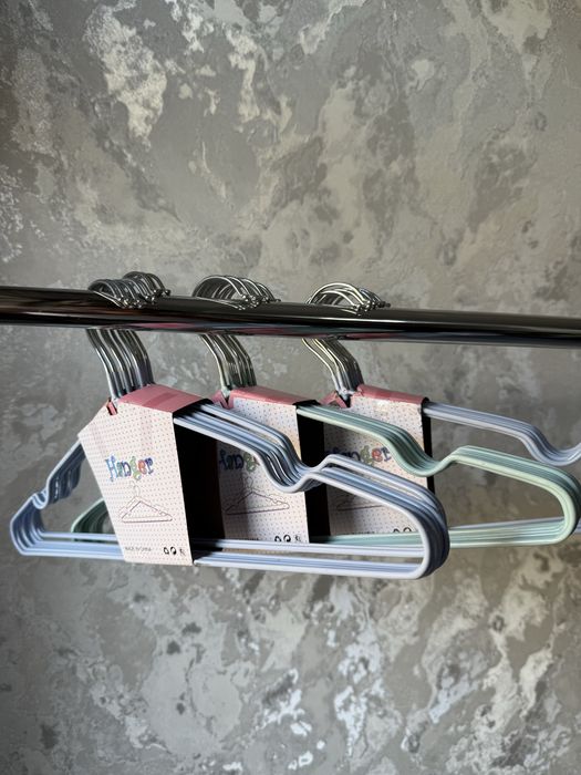 Geliviy qoplamali metall veshilka - mustahkam va qulay ilgich vishilka