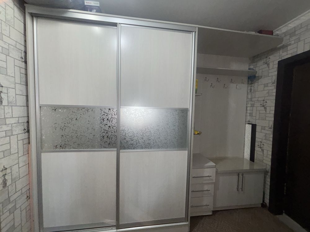 Продам прихожую в хорошем состояний