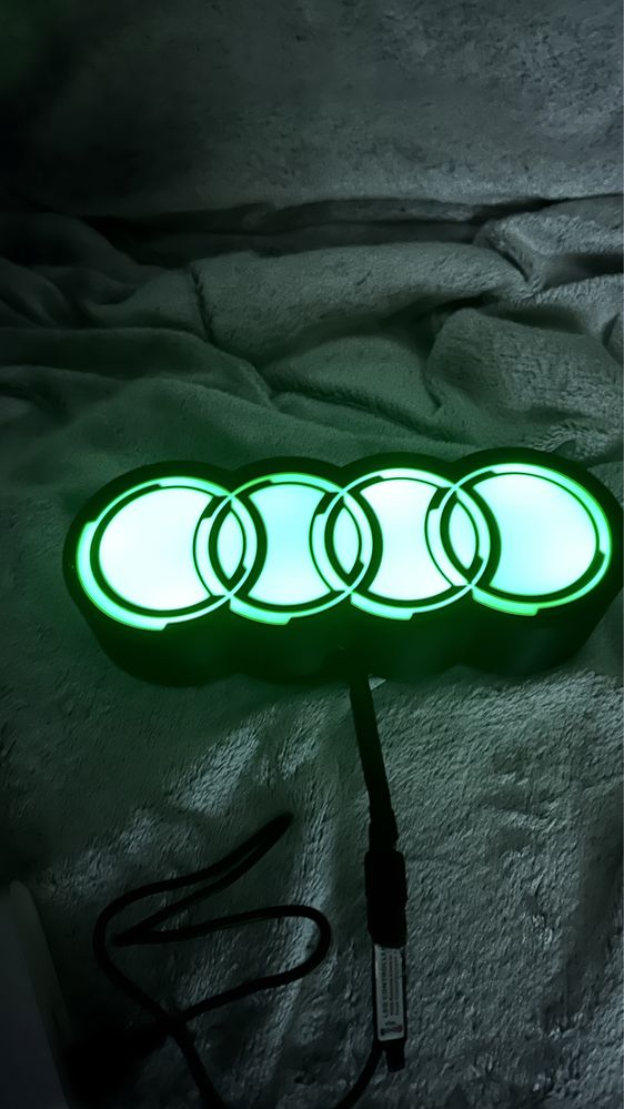 Light box Audi luminoasa