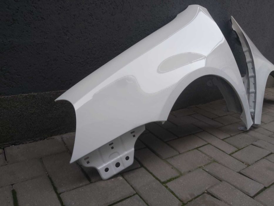 Aripa Fata Dreapta & Stanga VW Golf 5/V 2004-2008 Vopsita Alb