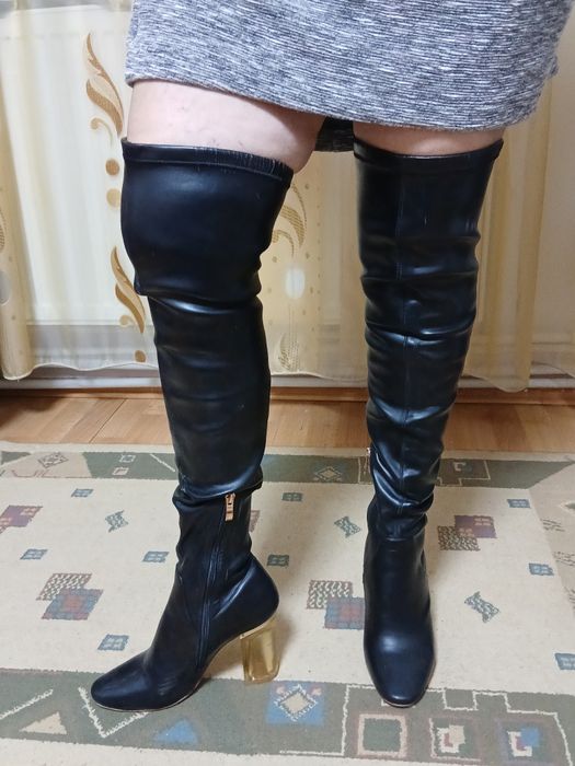 Vând cizme ptr.damă