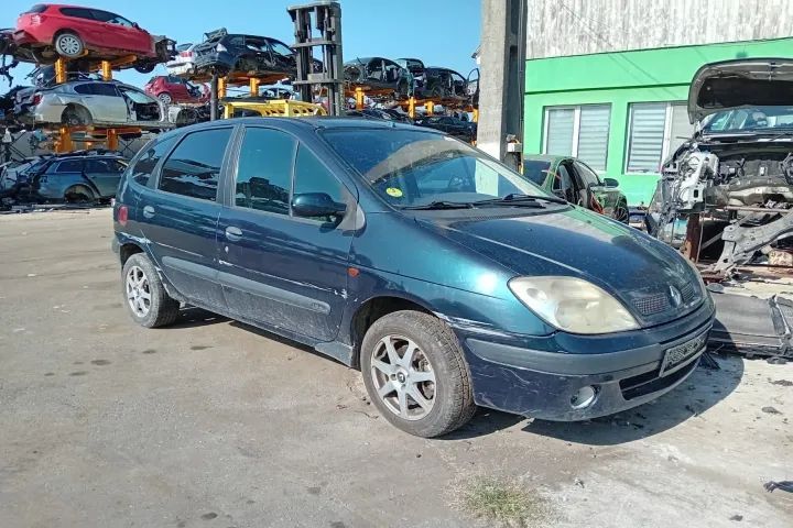 Dezmembrez Renault Scenic 1  facelift motor 1.9dci  f9q 732