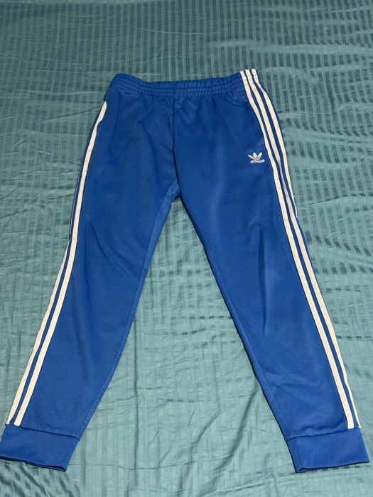 Pantaloni adidas albastrii