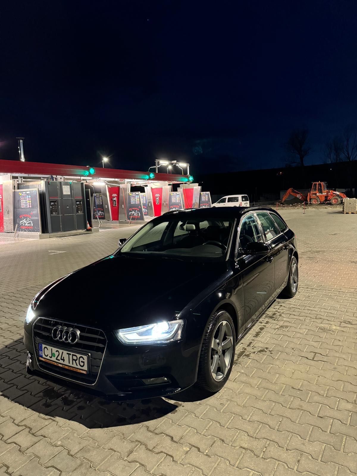 2015 Audi A4 Avant Quattro 2.0TDI 96.000km ,very clean