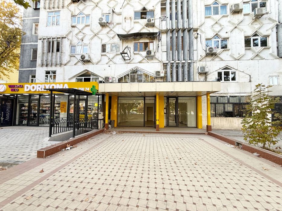 Продается коммерческое помещение, Мегапланет! Вдоль дороги