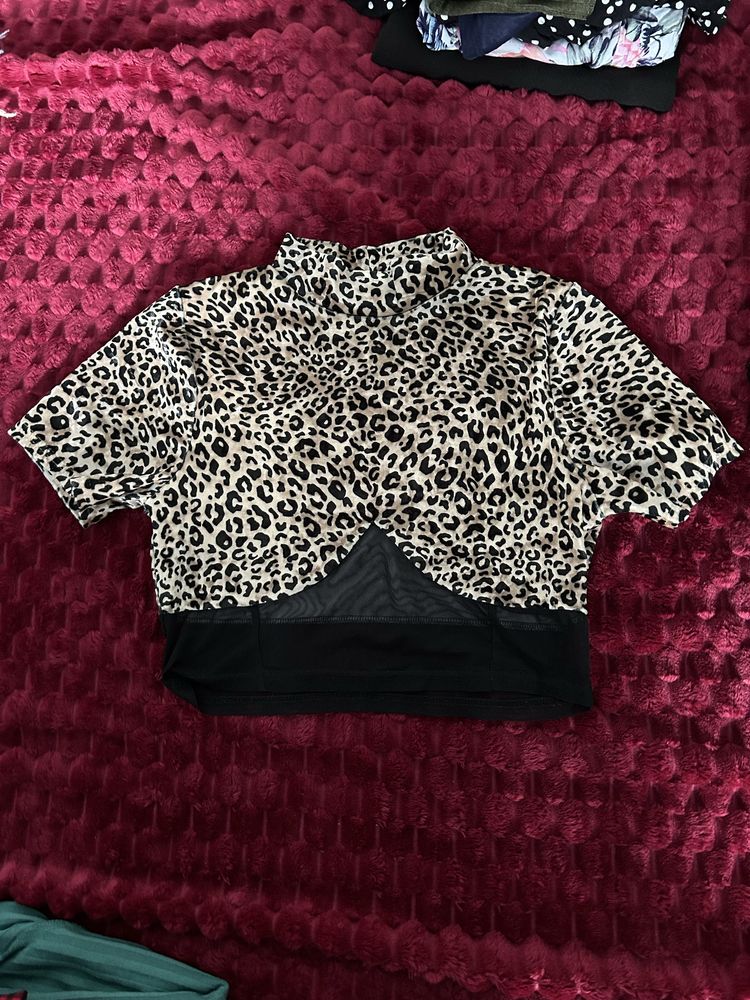 Crop top animal print