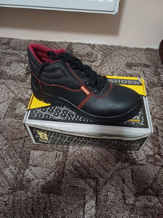 Работни обувки нови!