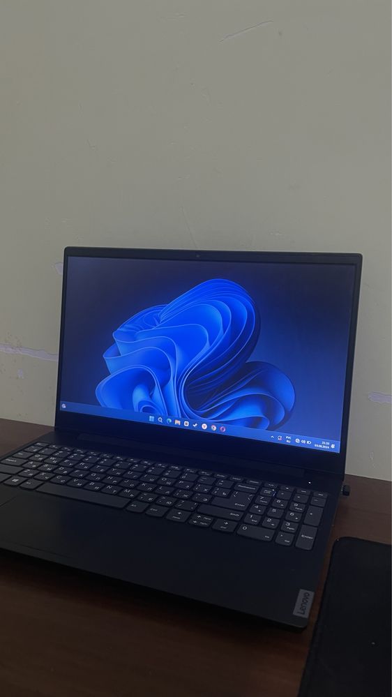 продоется два ноутбука Lenovo,Acer