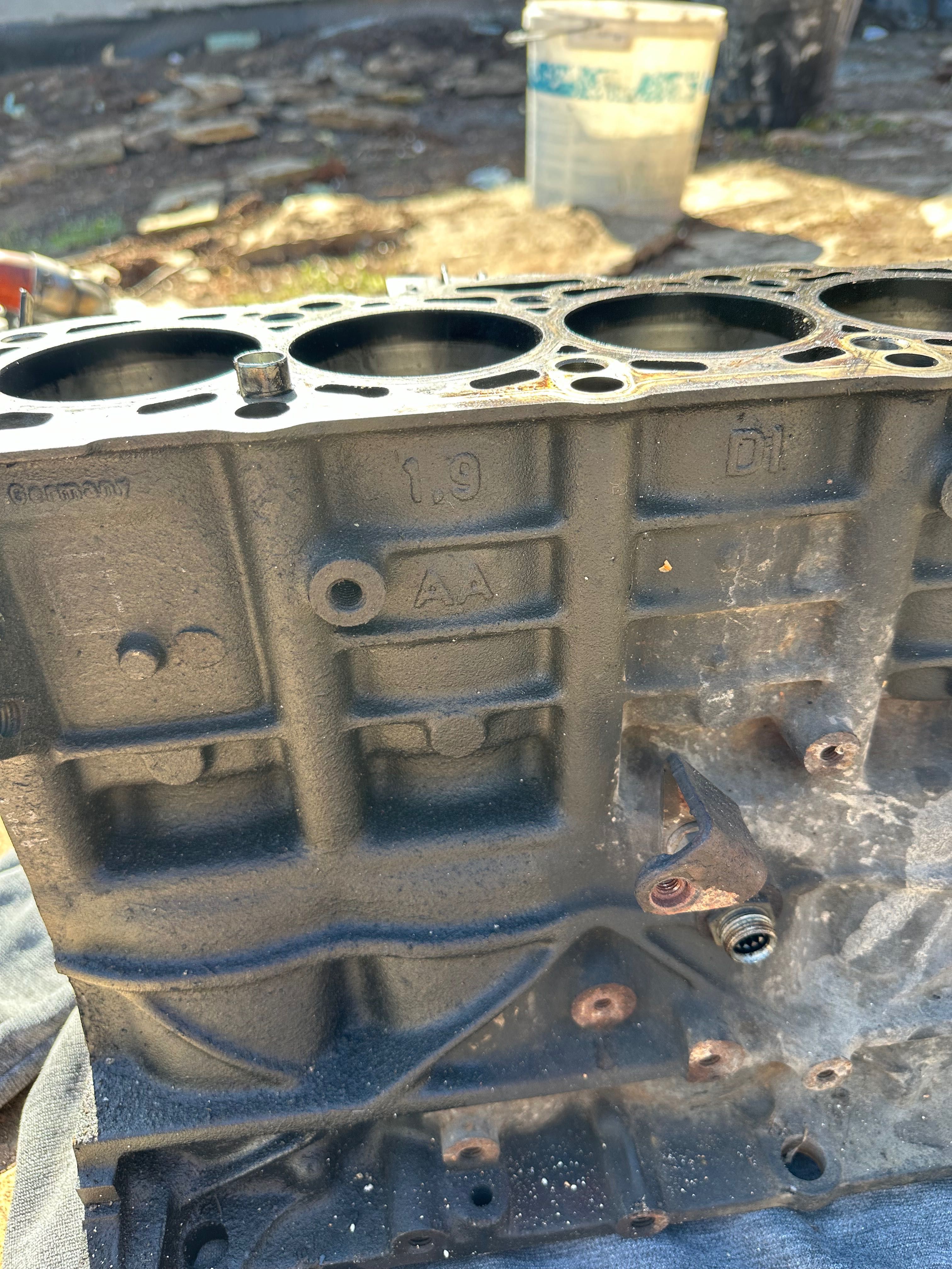 Цилиндров блок,капак, маркуч турбина към кулера-1.9 ARL-VW, Seat, Audi