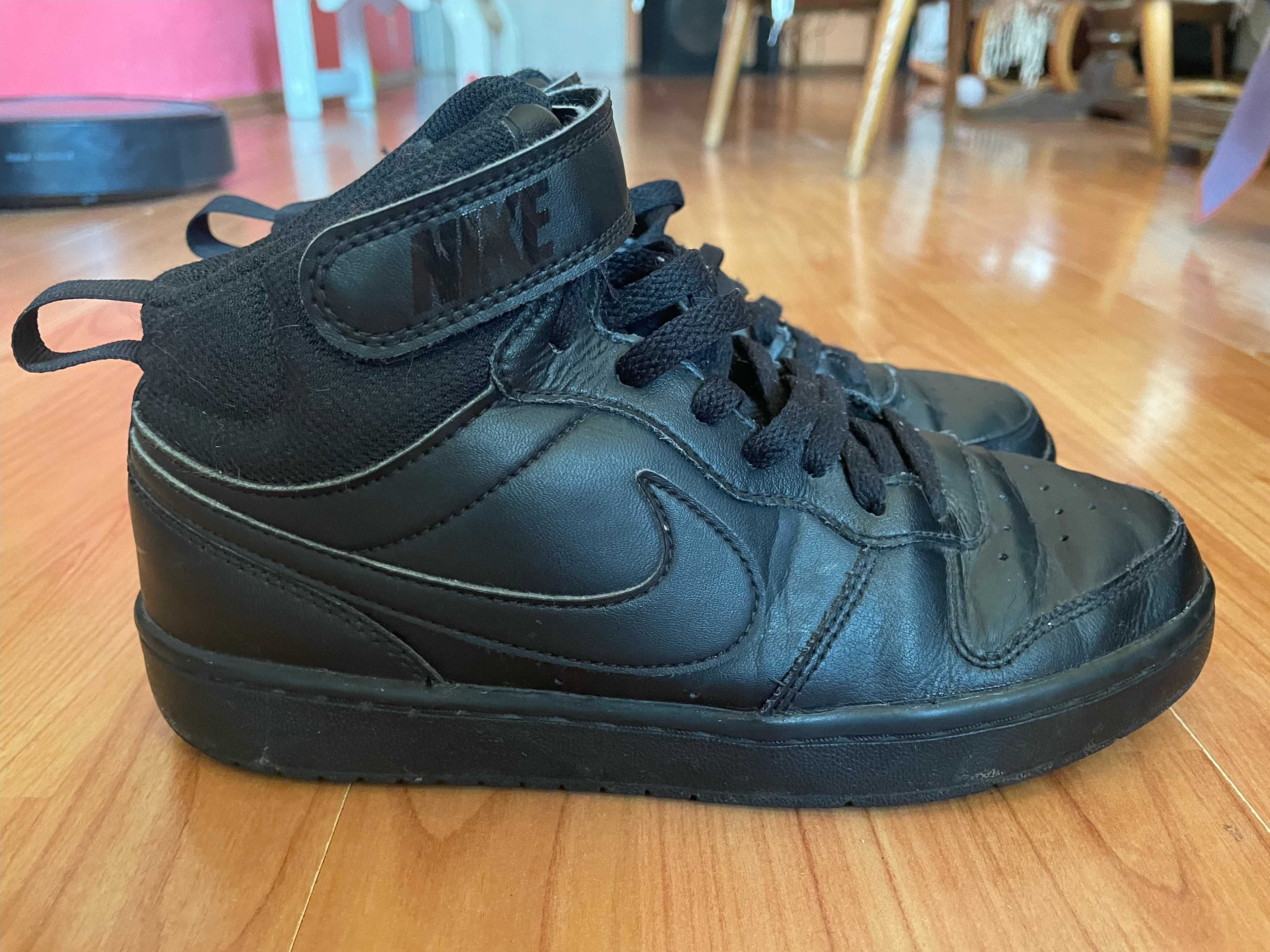 Nike Court Borough MID 2 CD7782-001
