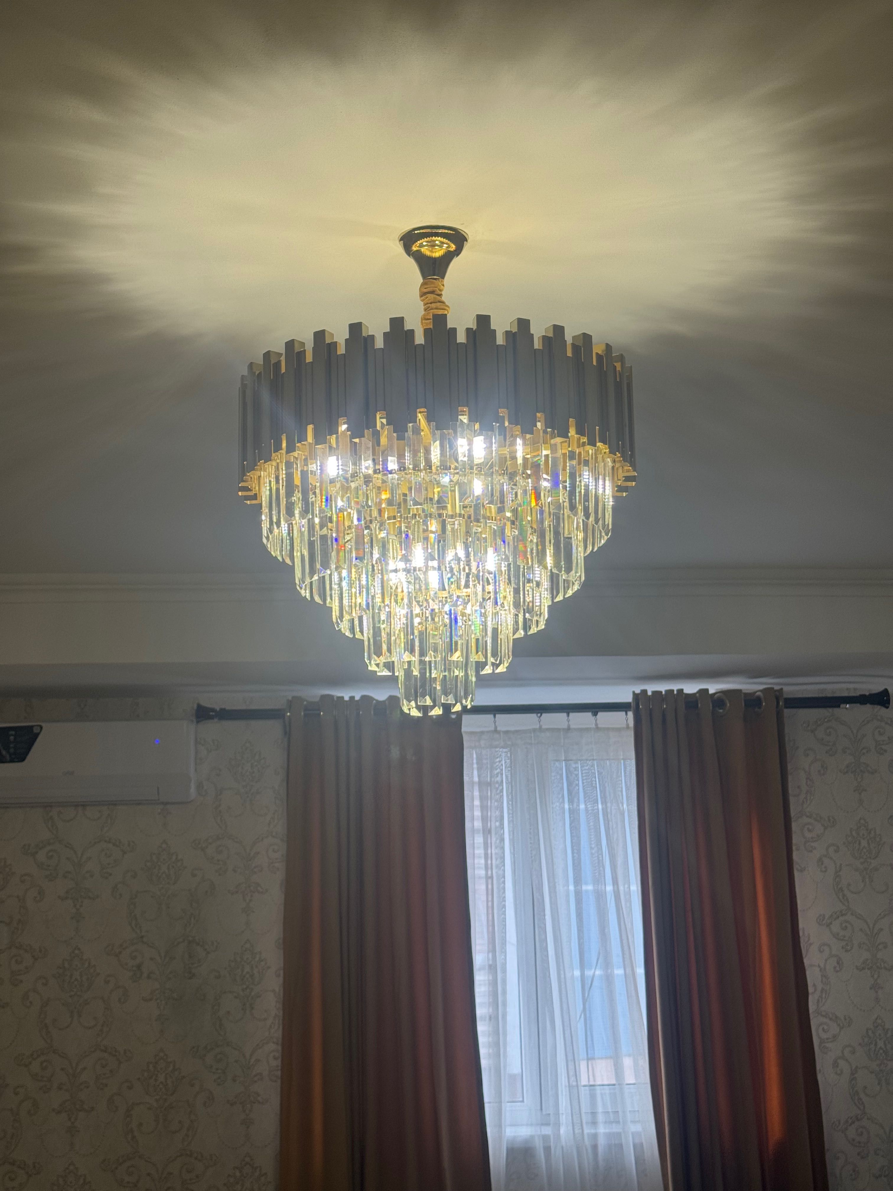 Продаётся люстра