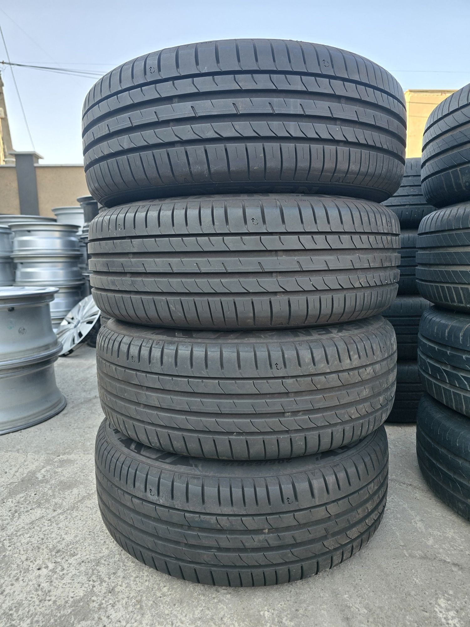 4 Броя 205/55/16 Nexen 2x7,6mm 2x6,2mm 24dot
