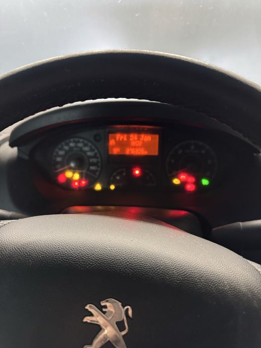 Peugeot Boxer 2016 – 2.2 HDI – 130 CP – 276.400 km – 5.950 €