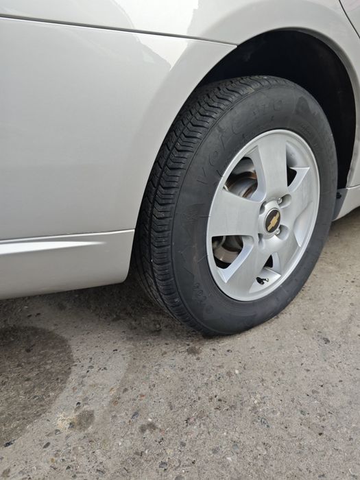 автошины 15/60/205.не крашенные,балоны отличные