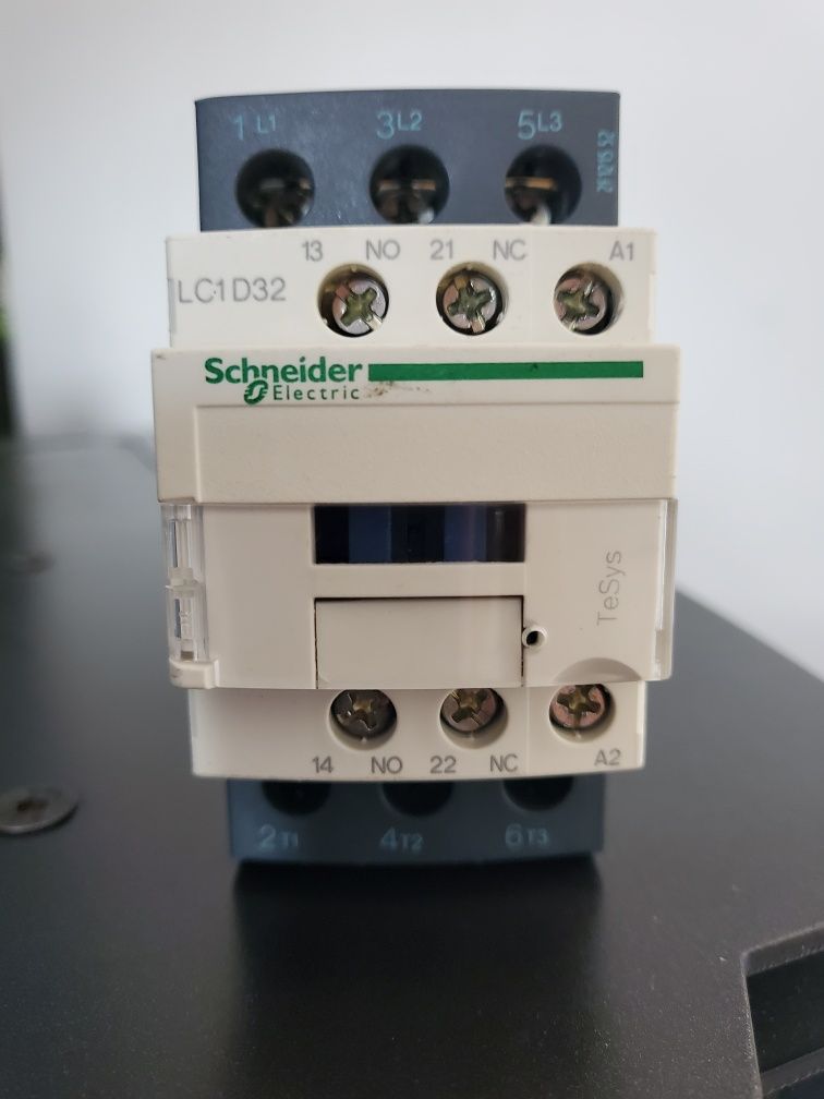 Ел. Контактор Schneider Electric
