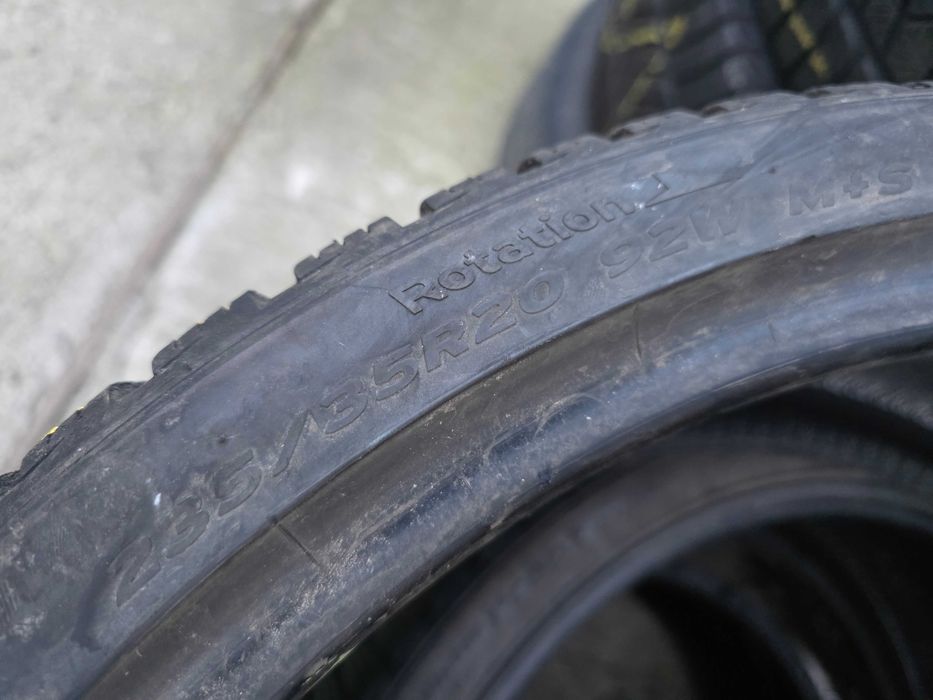2бр Зимни гуми 235 35 20 - Hankook