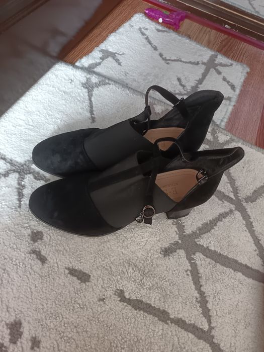 Оёк кейимлар сотилади