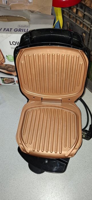 Grill Low Fatt pentru gătit pe ambele părți.