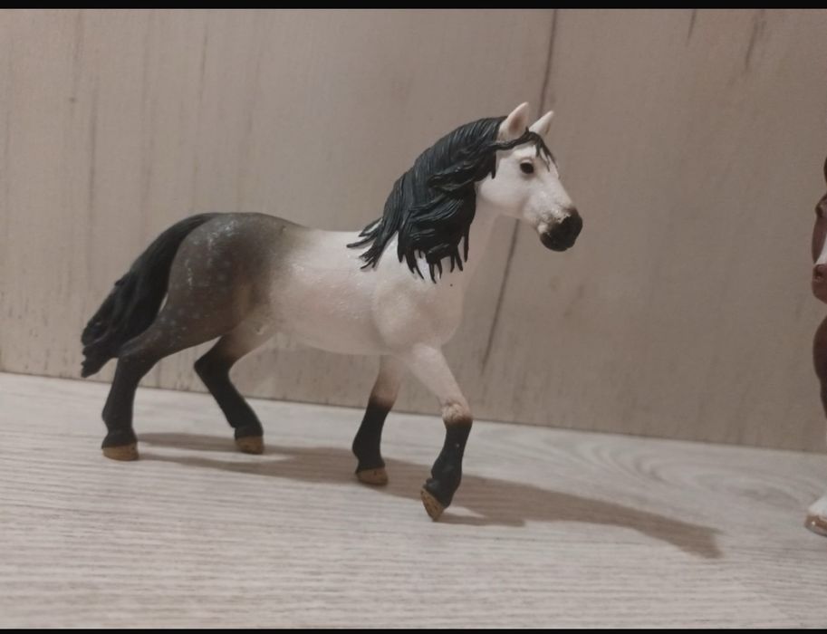 Vând cai schleich noi nouți