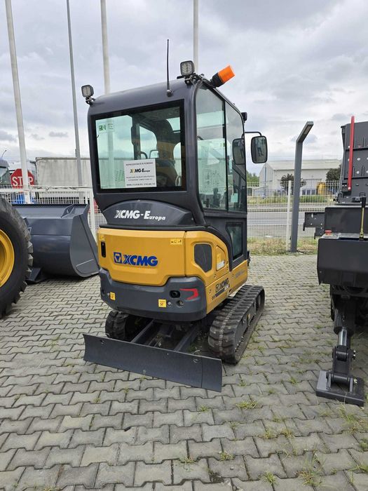 Miniexcavator nou XCMG XE20E, 2 tone, Polonia [STOC]