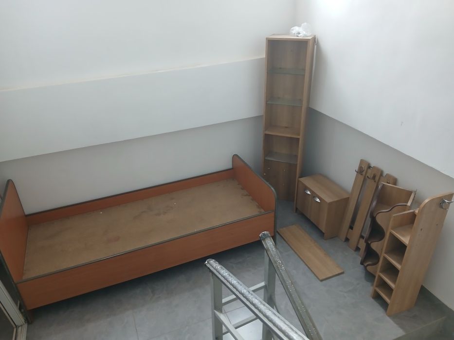 Кровать, прихожка,тумба за 20000